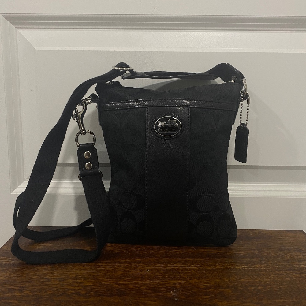 Vintage Coach - Mini Rowan